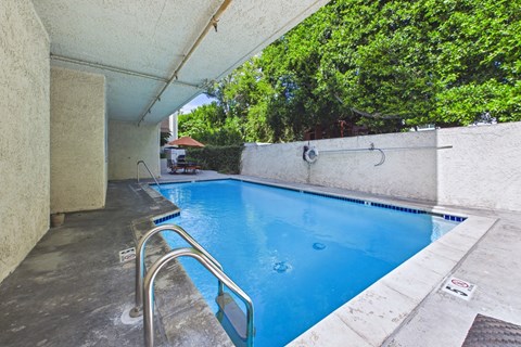 5760 Laurel Canyon 2 Beds Apartment for Rent