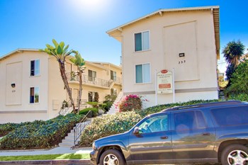 Fourth Avenue Apartments exterior