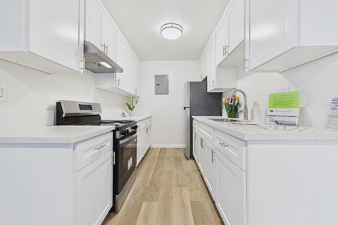 8811 & 8825 Woodman Ave Studio-2 Beds Apartment for Rent