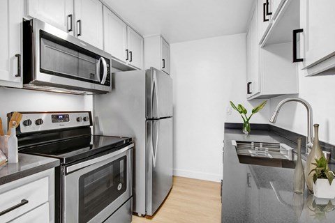 520 Kelton Ave. 1 Apartment for Rent