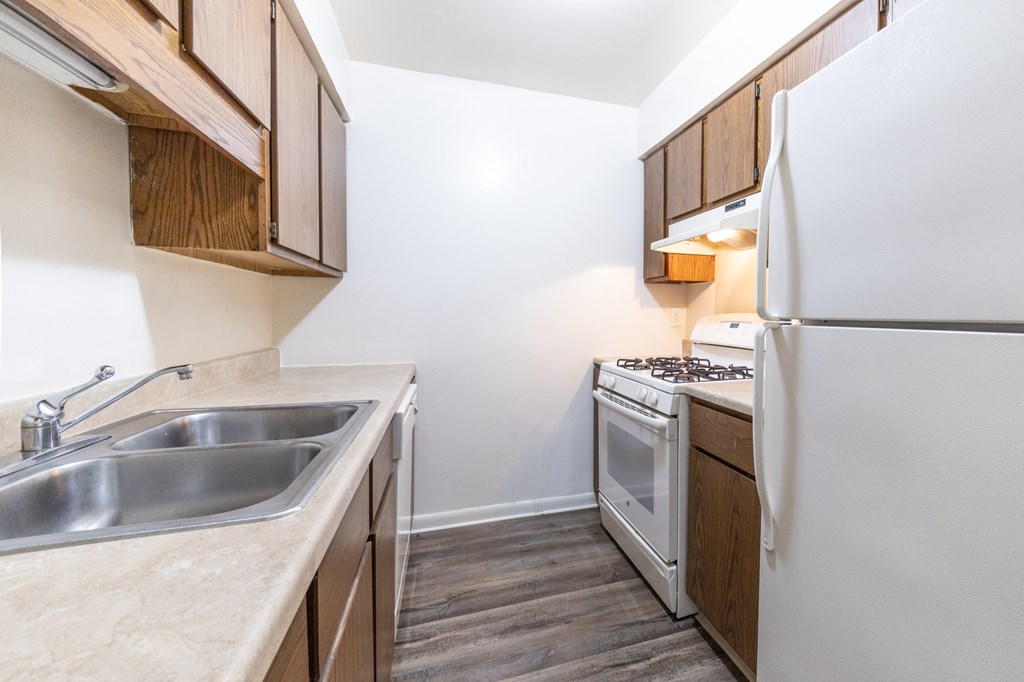 2 bedroom Kitchen Floor Plan at Woodlake Apartments Fully-Equipped Kitchen in a 2 bedroom apartment at Woodlake Apartments
