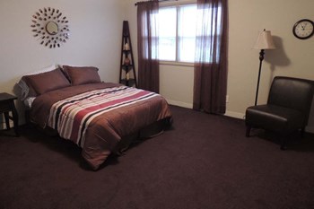 Bedroom at Country View Apartments Bedroom at Country View Apartments - Photo Gallery 6