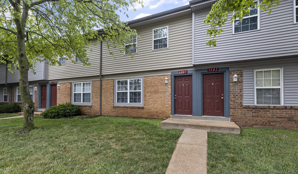 Exterior Building at Stonebridge Apartments Exterior townhome building at Stonebridge Townhomes