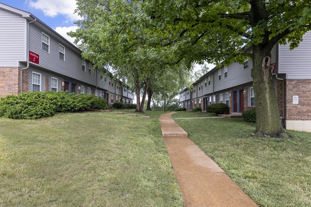 Exterior Building at Stonebridge Apartments Exterior townhome building at Stonebridge Townhomes