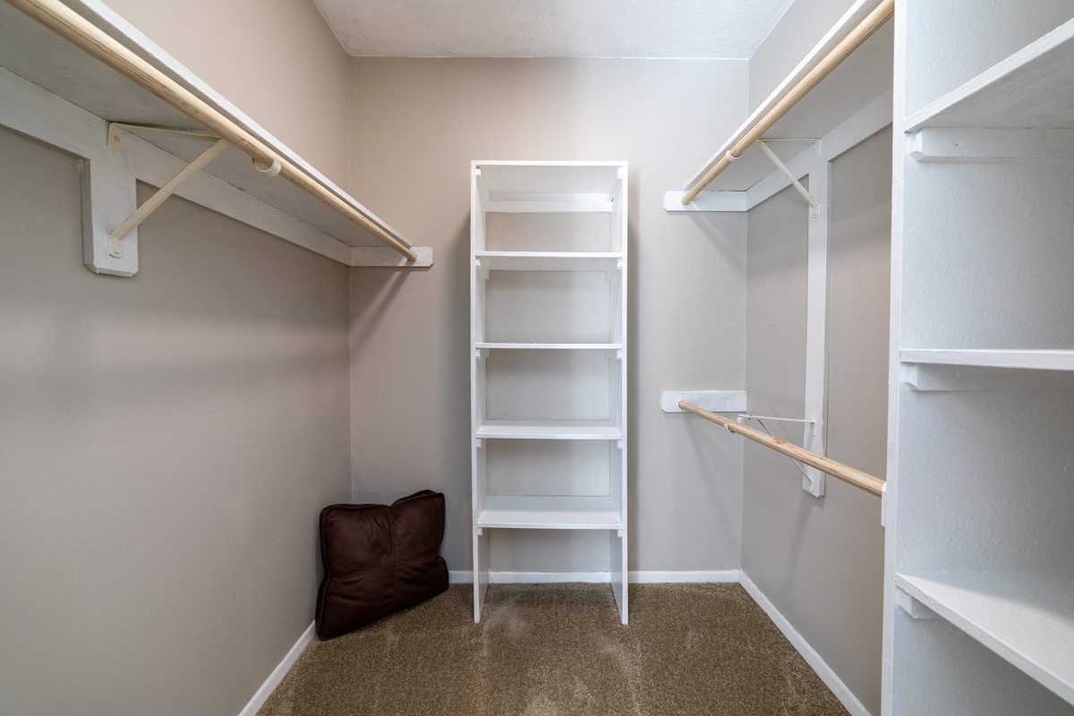 Walk in Closet at Woodbridge Apartments Bloomington