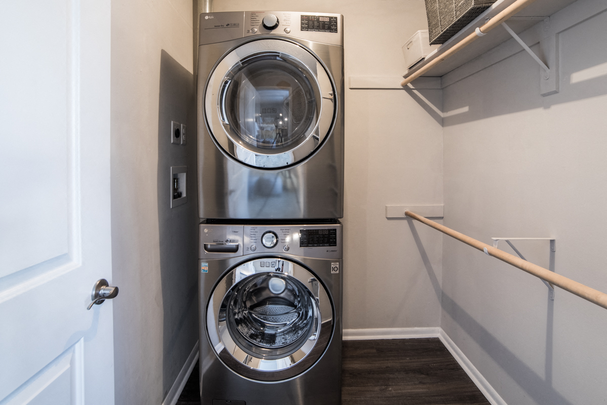 Apartments with Washer/Dryer Hookups