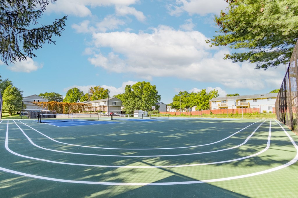 Sport Court at Woodbridge Bloomington Apartments