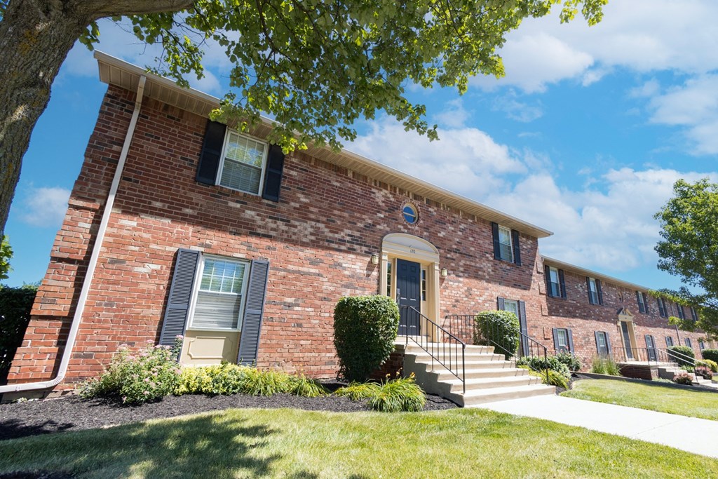 Exterior apartment building at Archer's Pointe.