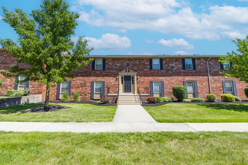 Exterior apartment building at Archer's Pointe.