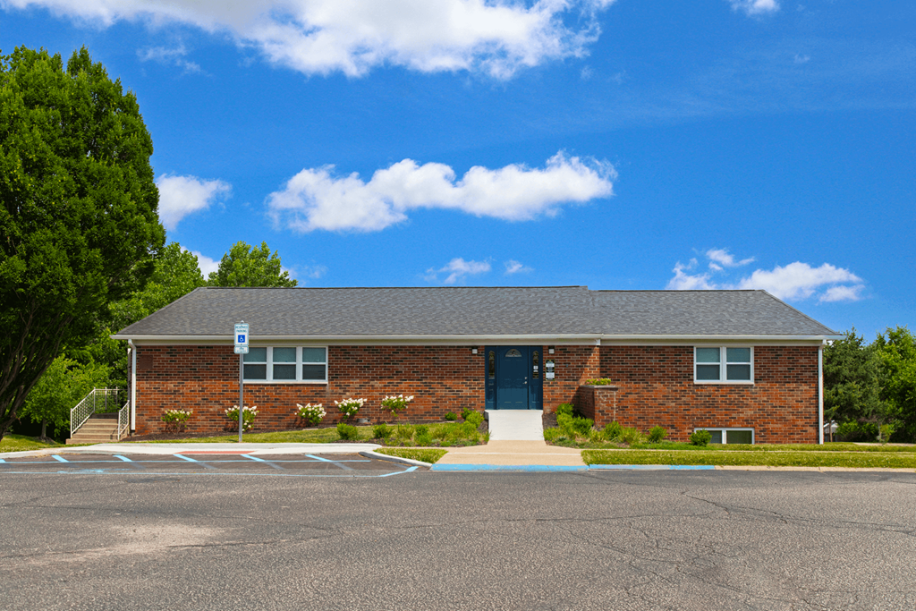 Exterior view of Country View Apartments.