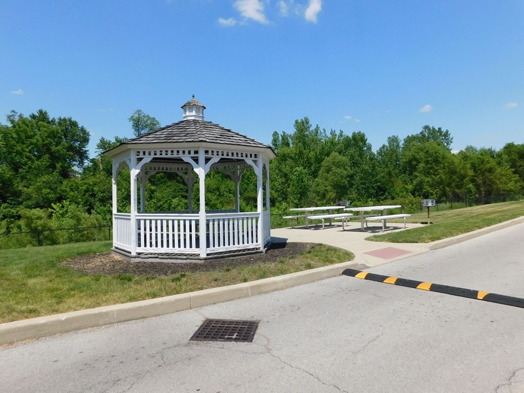Gazebo and picnic tables at Chapelgate Park Apartments