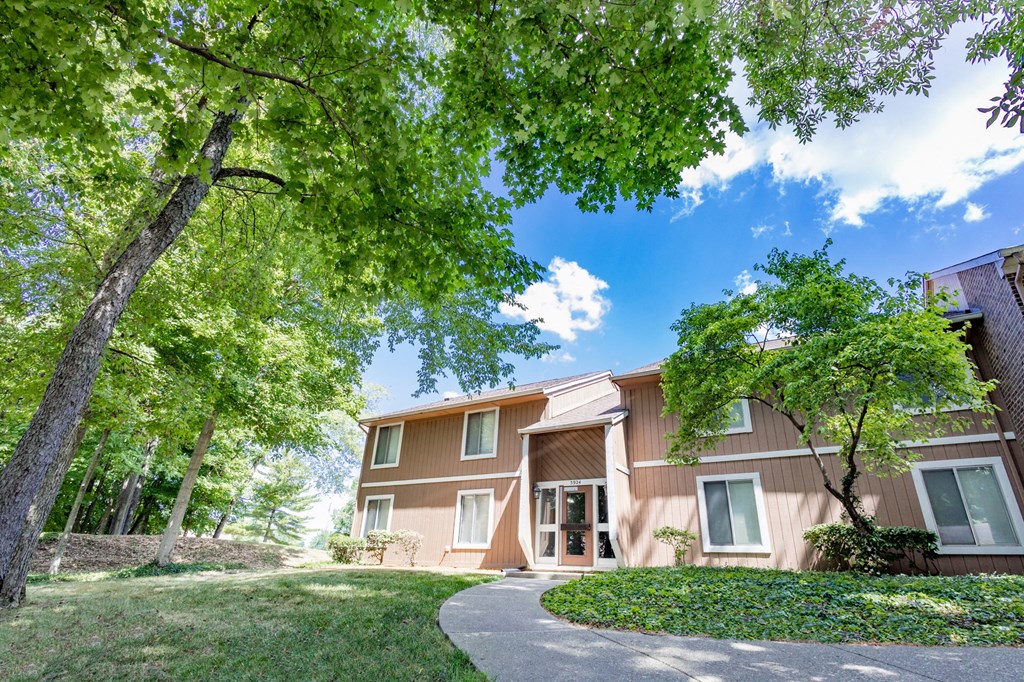 Exterior apartment building at Woodbridge Apartments