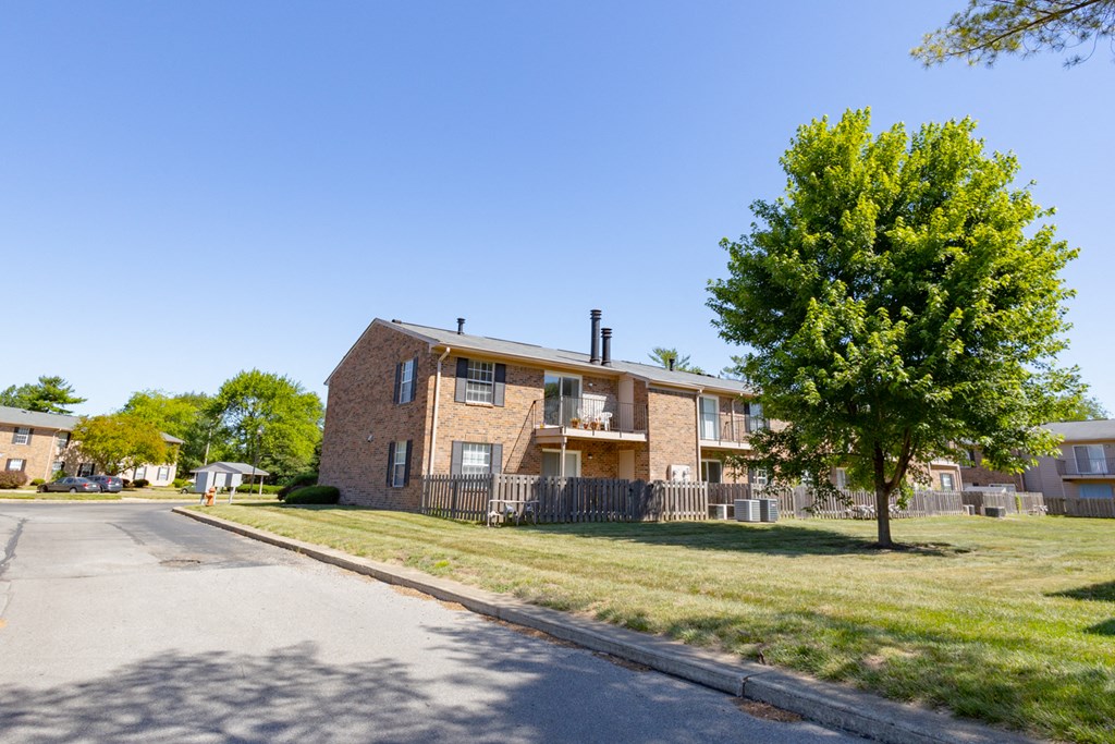 Exterior Apartment Building at Briarwood Apartments Columbus, IN