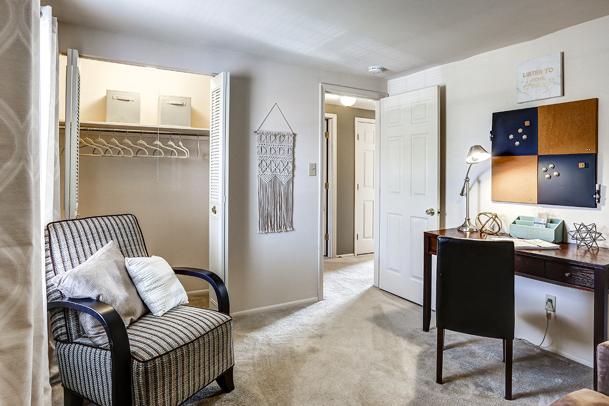 Guest bedroom with a closet at Archer's Pointe