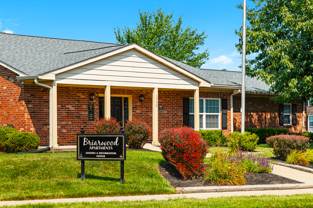 Leasing office at Briarwood Apartments in Lafayette.