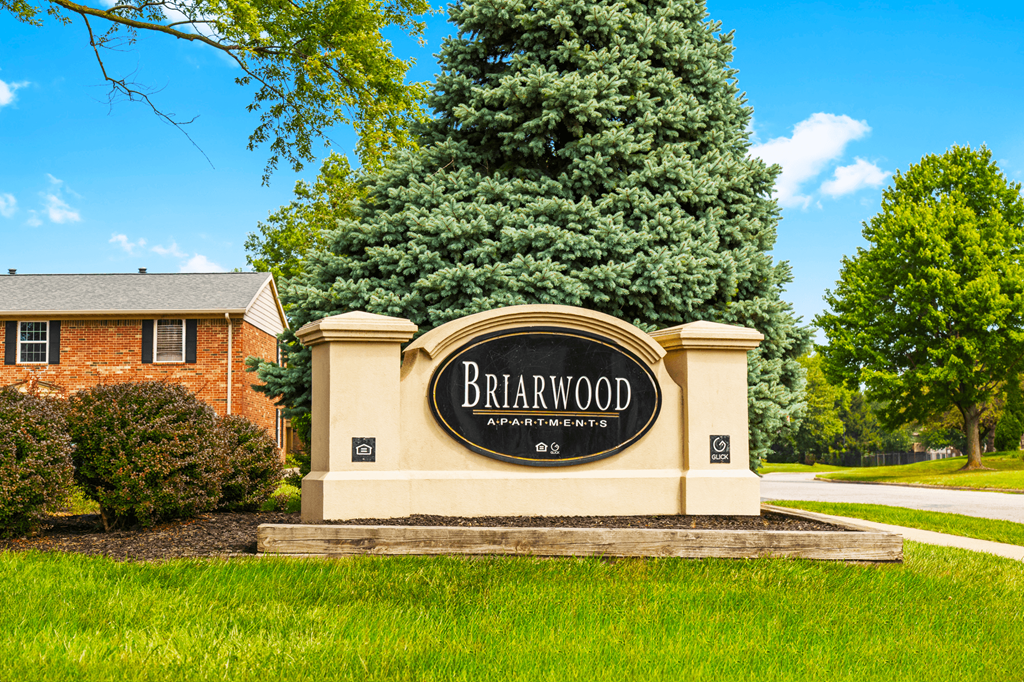 Monument sign at Briarwood Apartments in Lafayette.