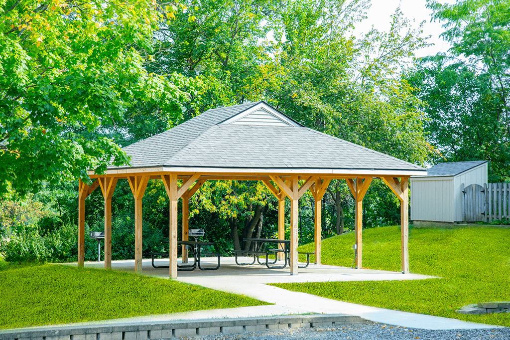 Picnic pavilion at Carriage House Apartments in Kendallville, offering a shaded outdoor space.