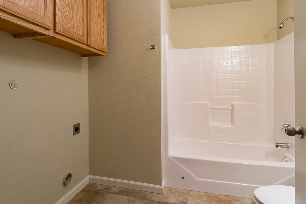 Bathroom With Washer/Dryer Hookups