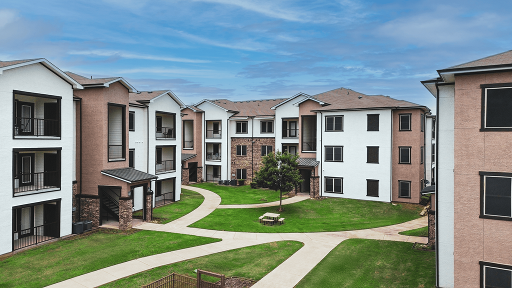 Creed Canyon Apartments in Sherman TX Green space