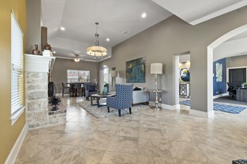 Leasing Office - Photo Gallery 4