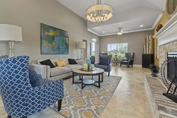 Leasing Office - Photo Gallery 2