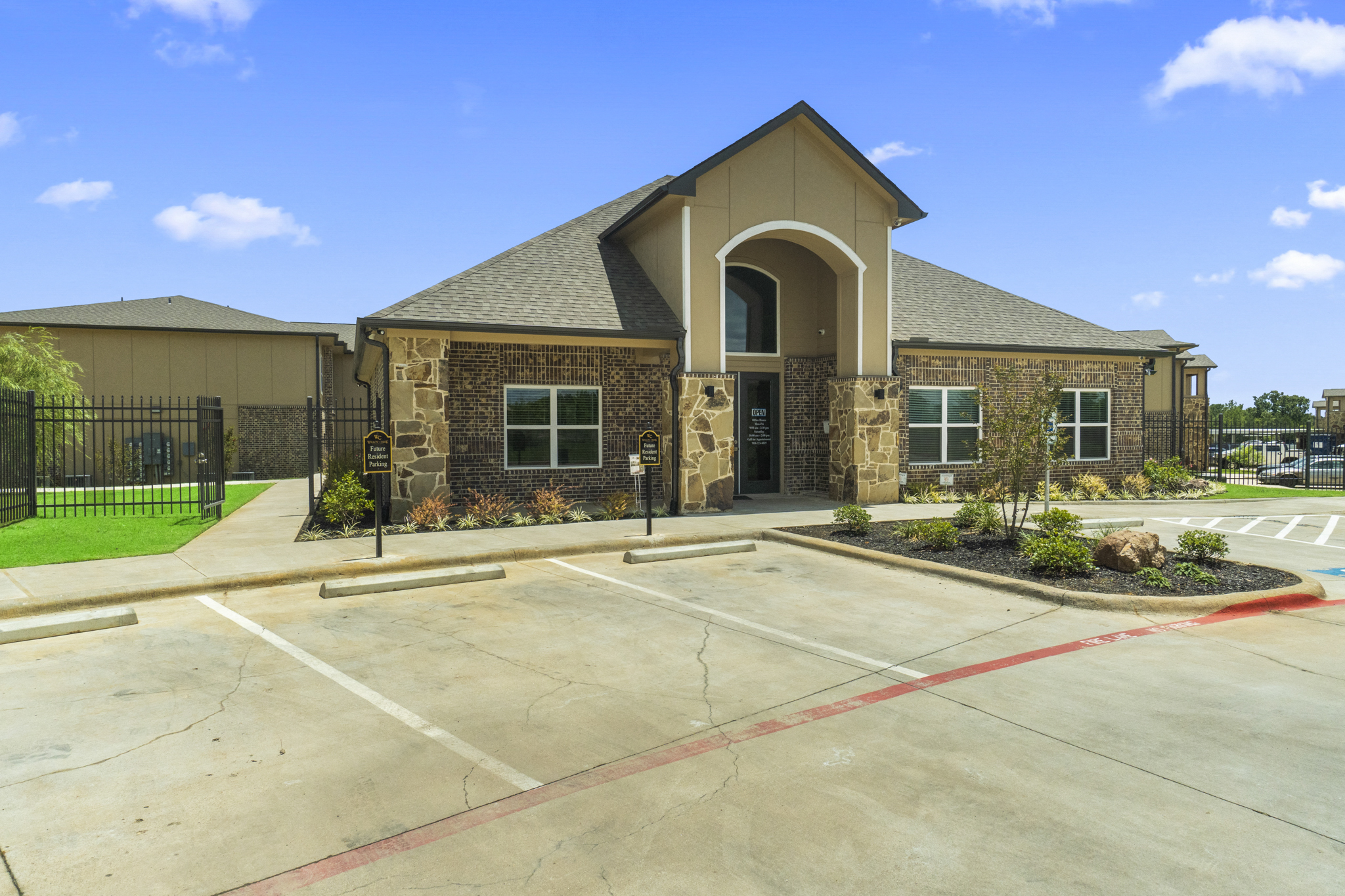 Willow Creek Apartments, 100 Damon Allen Way, Palestine, TX RentCafe