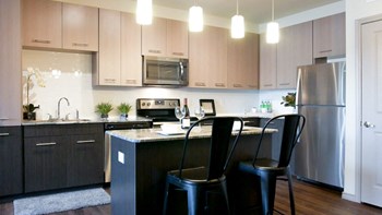 Kitchen & Island Kitchen & Island - Photo Gallery 2