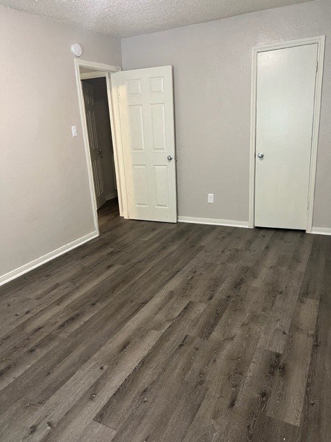 2 bedroom 1 bath bedroom