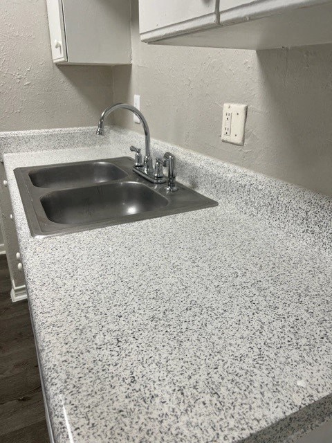 2 Bedroom 1 Bathroom Kitchen resurfaced countertops