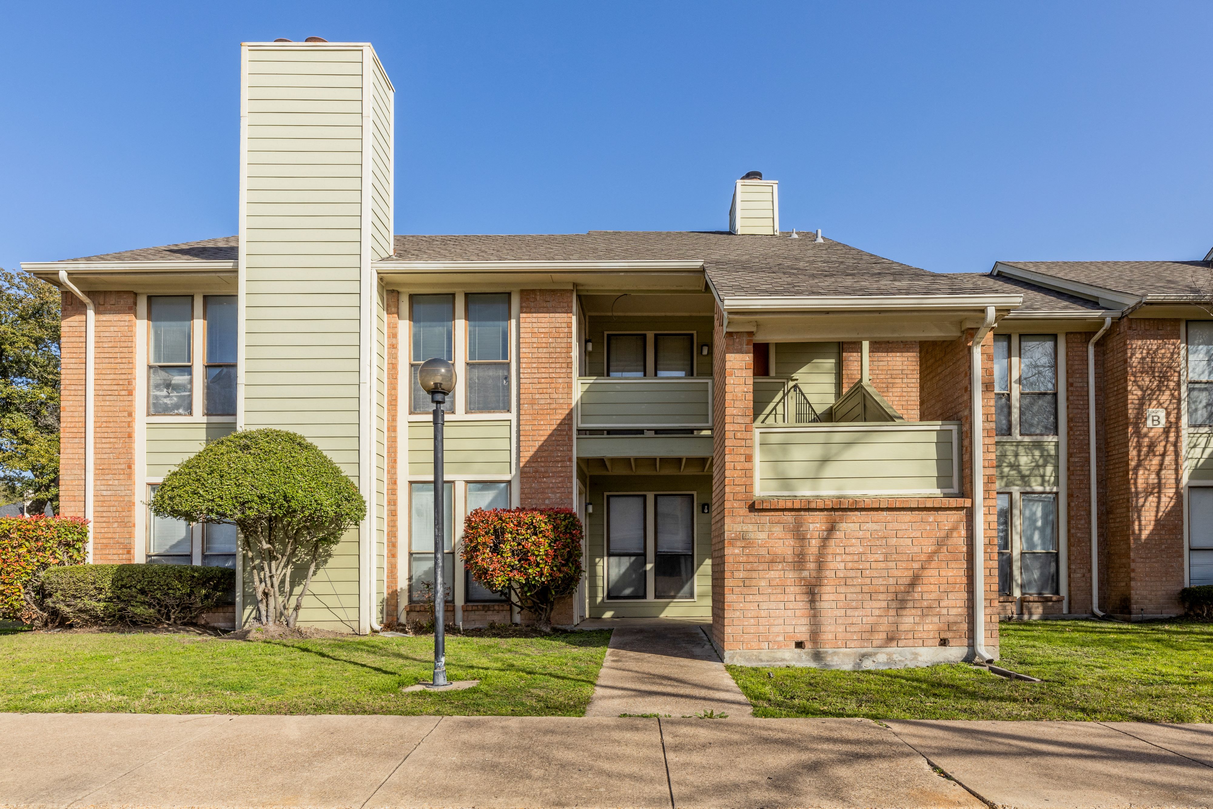 The Willows Apartments, Ennis