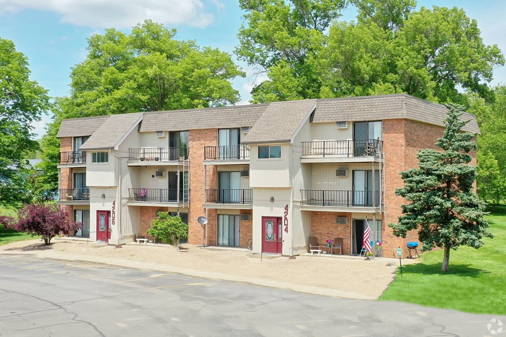 Chesterfield Village Apartments in Mount Vernon IL