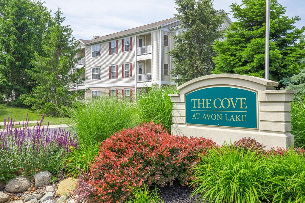 the cove at avon lake apartments entrance sign