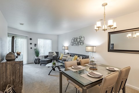 Dining Room at Hidden Lakes Apartments, Michigan, 48346