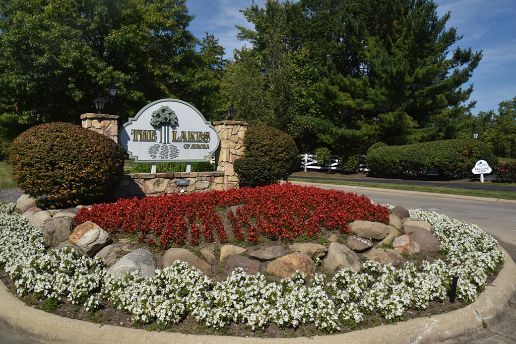 Lakes Of Aurora Apartments, 630 Countrywood Trail, Aurora, OH RentCafe