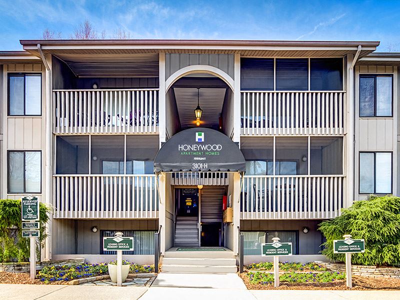 3101-H Honeywood Ln. 1-2 Beds Apartment for Rent - Photo Gallery