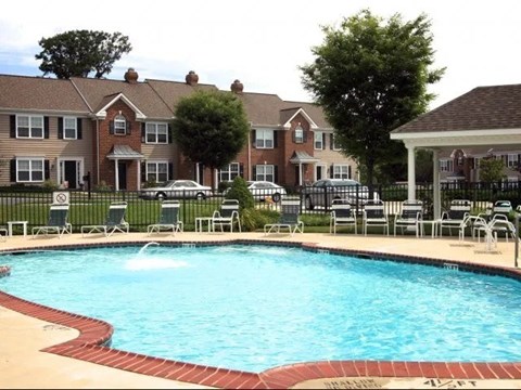 Sparkling Pool at Highlands at Warwick Apartments, Lilitz, Pennsylvania