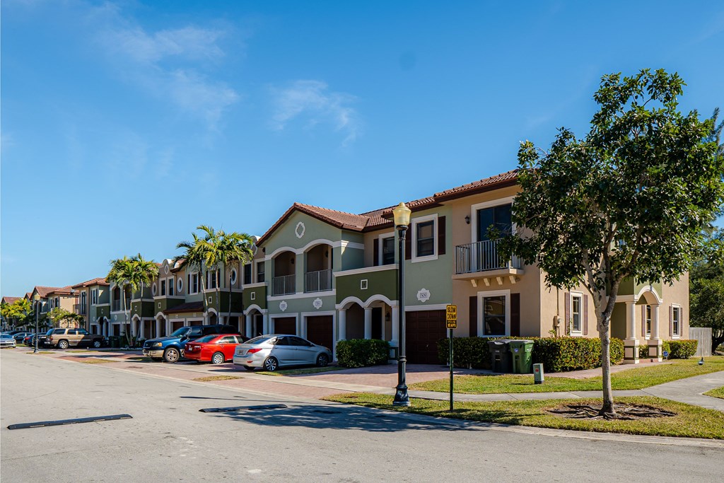 Venice At Crystal Lake Apartments