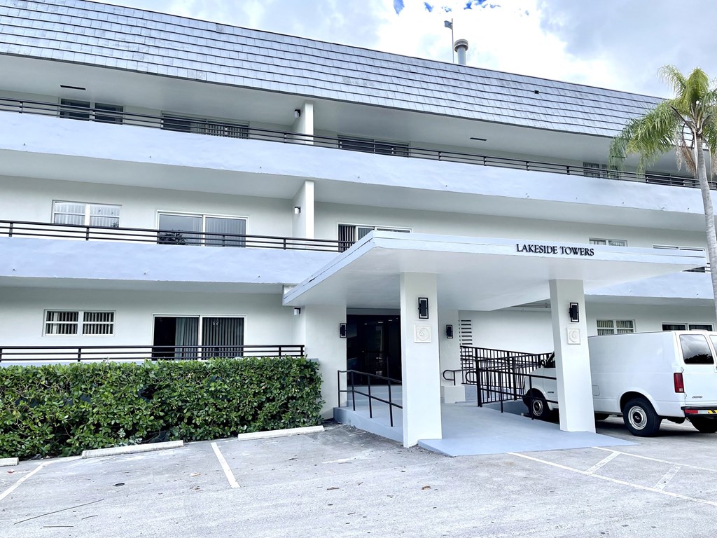 Building Exterior Building Exterior at Lakeside @ Biscayne Gardens,North Miami, Florida