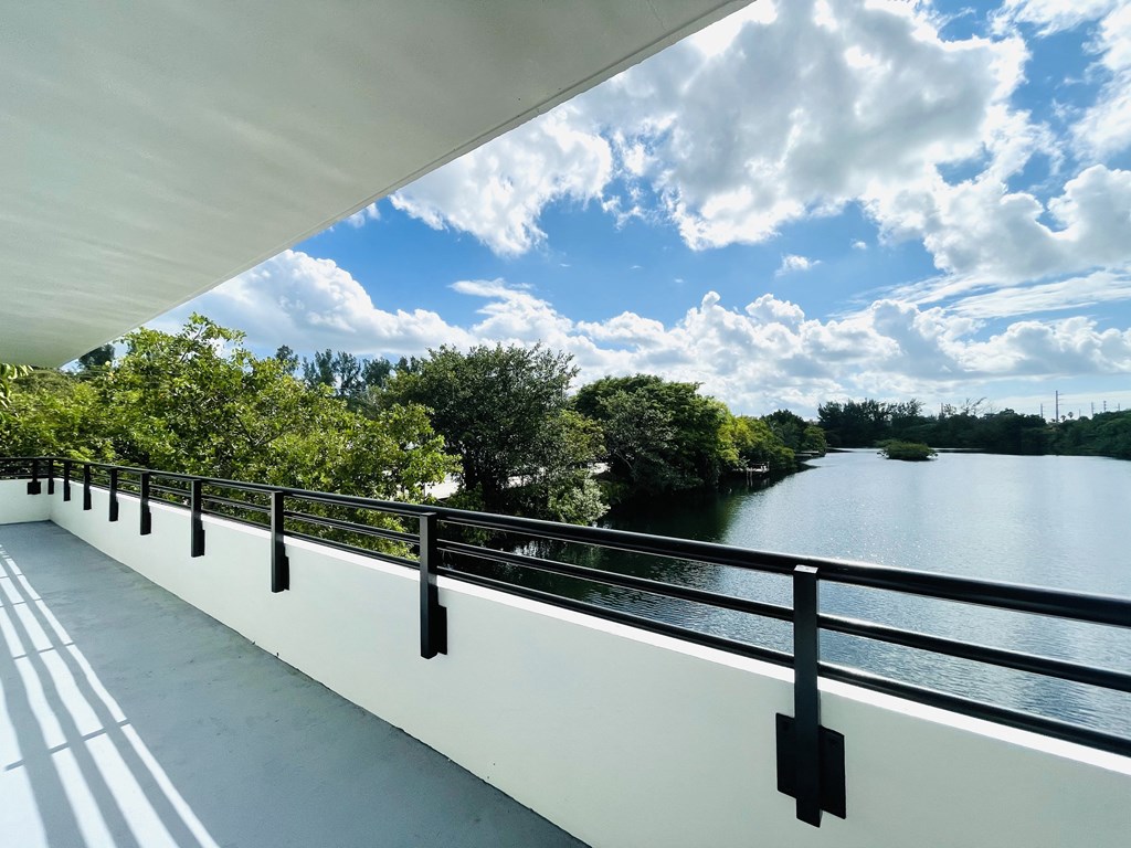 Lakeview at Lakeside @ Biscayne Gardens,North Miami,33181