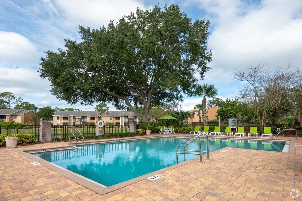 Pool View at Lakeside Gardens, Daytona
