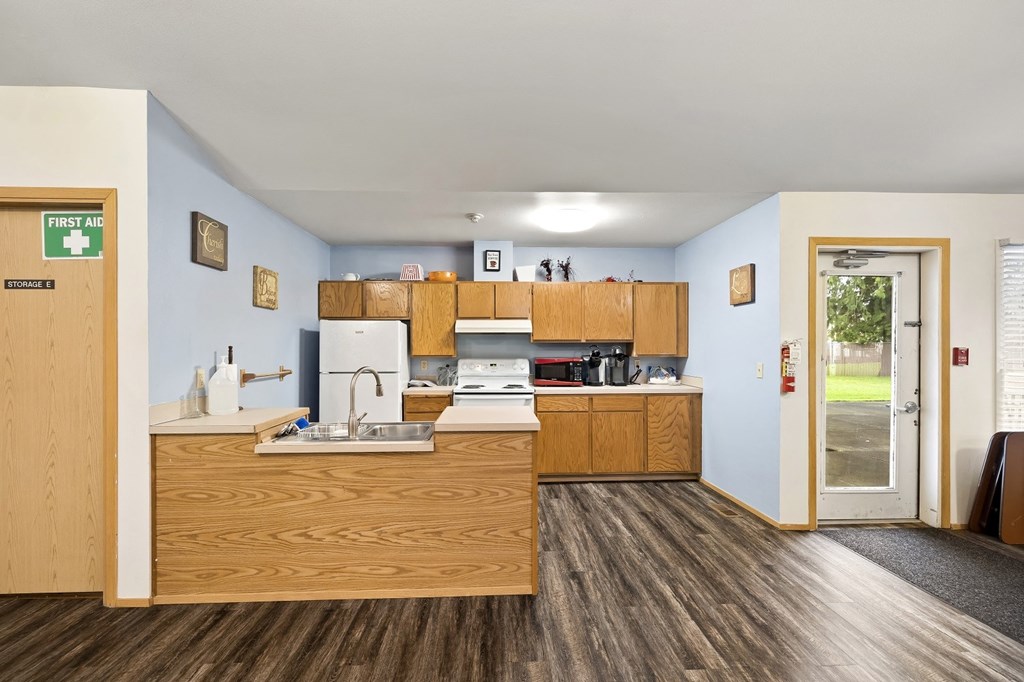 Candlewood Common Area