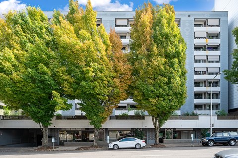 the building in which the hotel is located