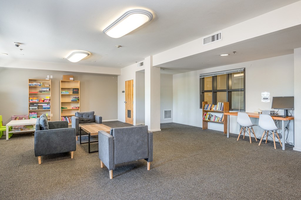 Terrace at Mount Scott_Community Space