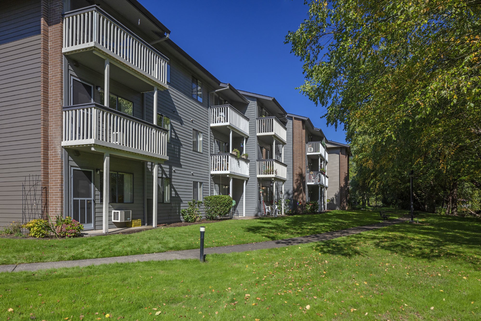 Creekside Village Retirement Residence Apartments, 5450 SW Erickson