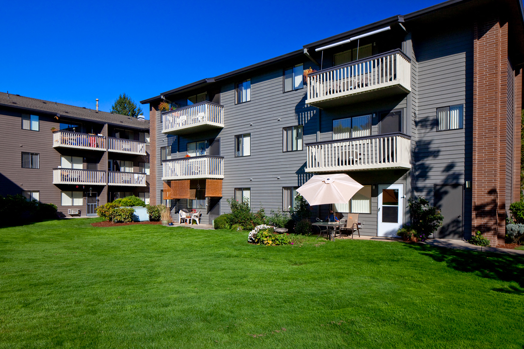 CreeksideVillage_Photo_Exterior