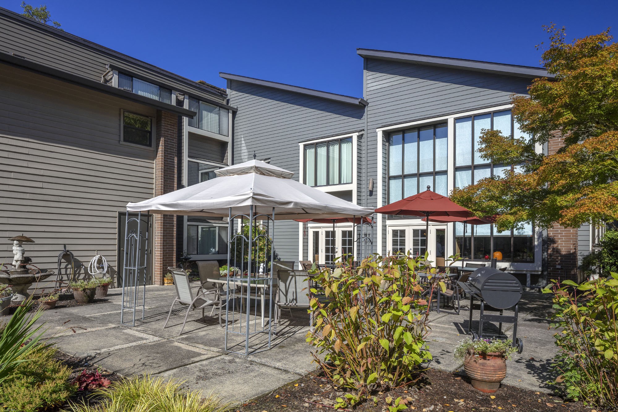 Creekside Village Retirement Residence Apartments, 5450 SW Erickson
