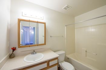 CypressPoint_Amentity_Bathroom