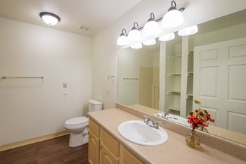 CypressPoint_Amentity_Bathroom