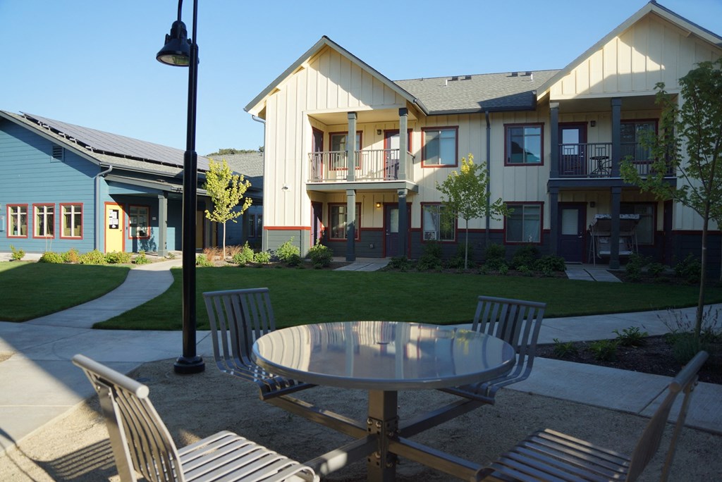 Willakenzie Crossing_Exterior