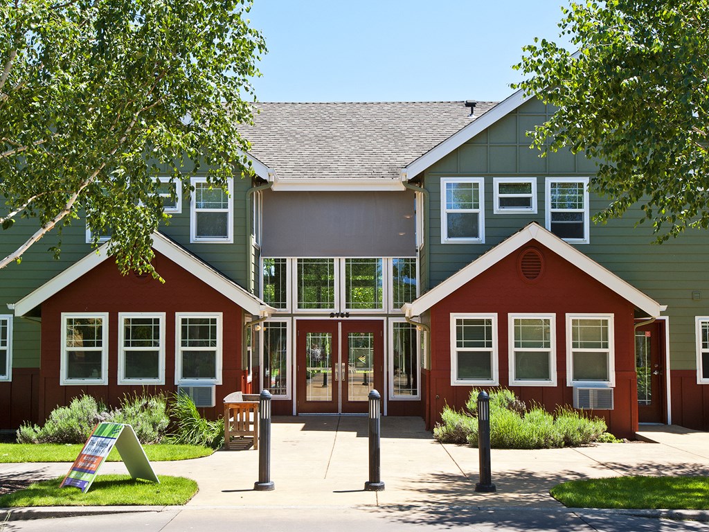 Apple Orchard_Exterior